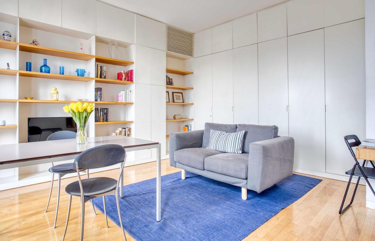 Joivy Vibrant Studio With Balcony Милано Екстериор снимка