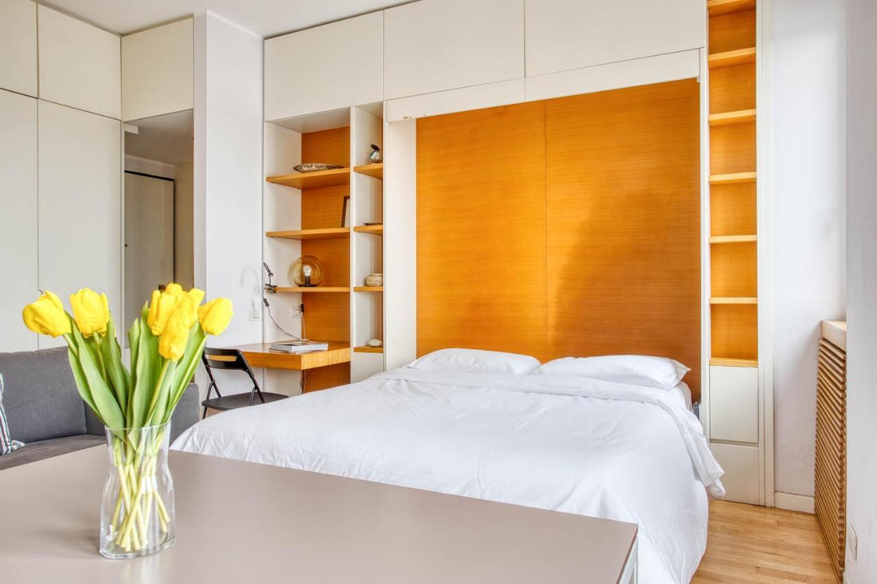 Joivy Vibrant Studio With Balcony Милано Екстериор снимка